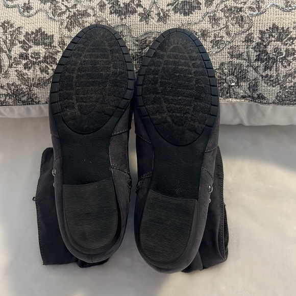 SO Grey Booties size 6 1/2 Med. Used but in Great Condition. Please see photos. - Picture 4 of 7